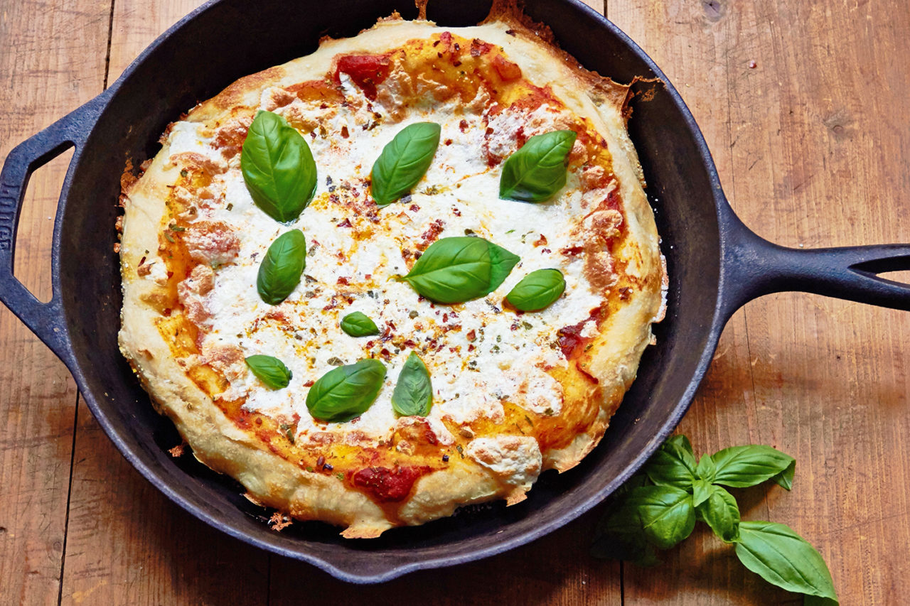 Cast-iron-pizza